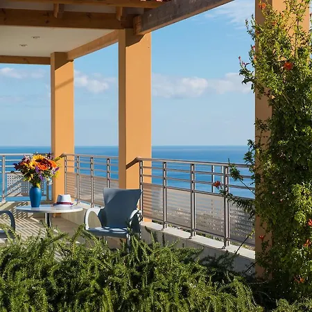 Villa Danae *