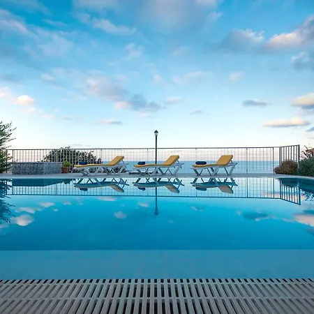 βίλλα δανάη Χερσόνησος